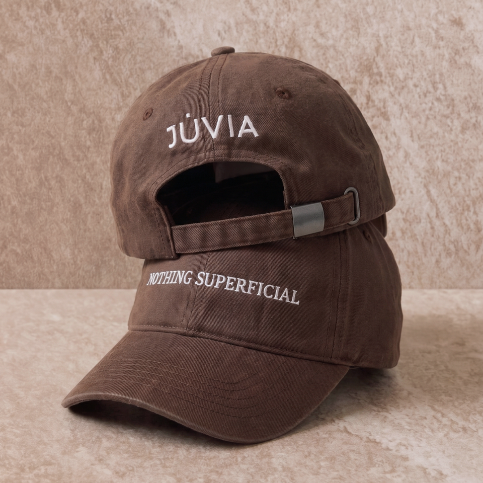 BONÉ JUVIA "NOTHING SUPERFICIAL"